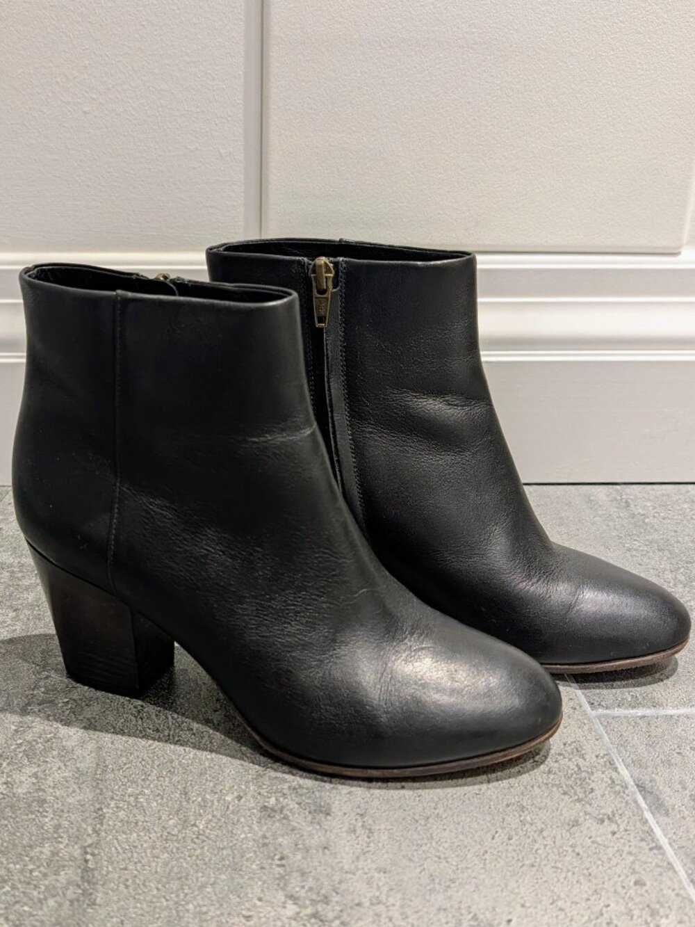 Club Monaco Black Leather Stacked Block Heel Ankle Booties - Size 37